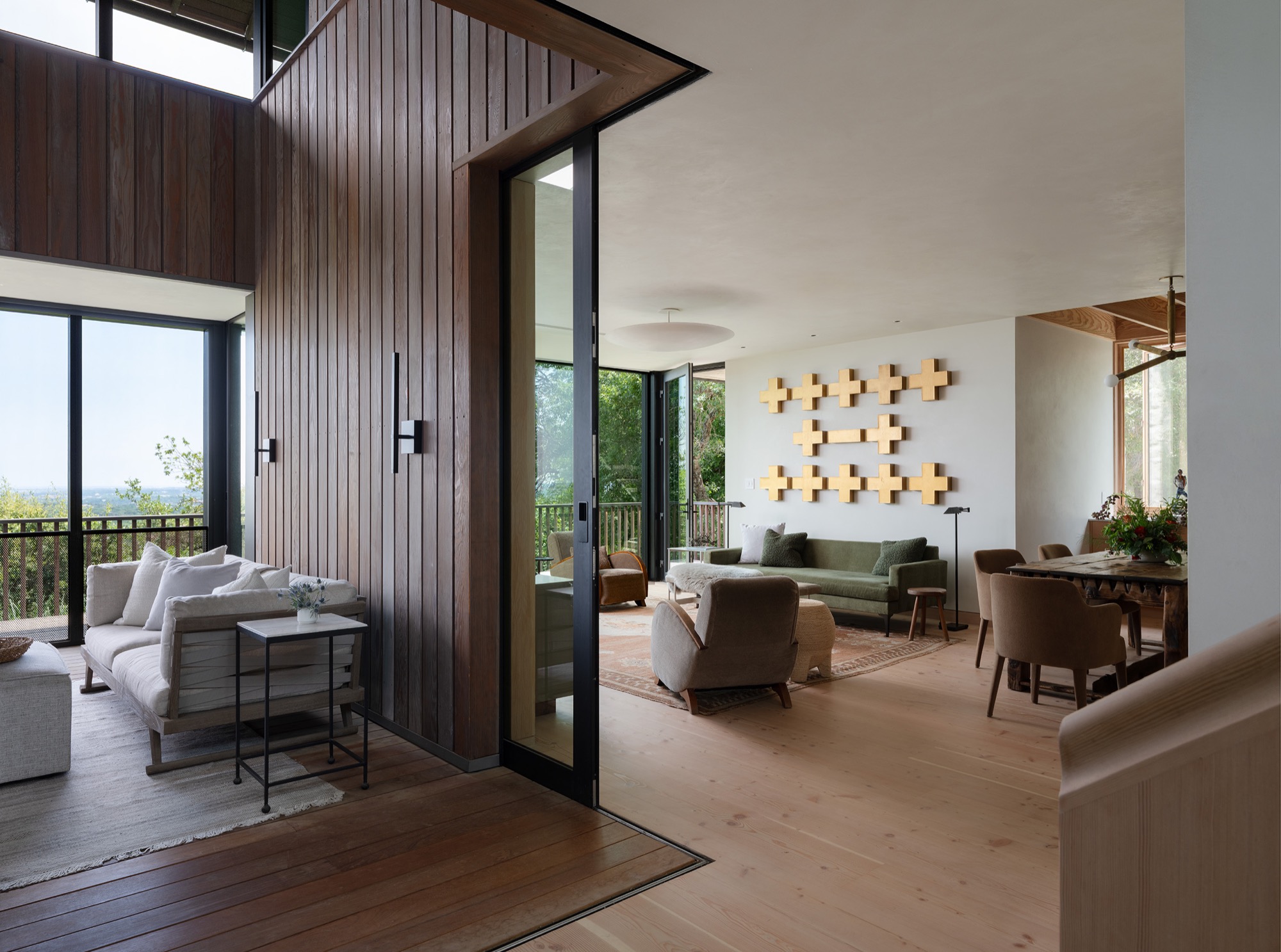 Hillside House open living room in West Lake Hills, Texas